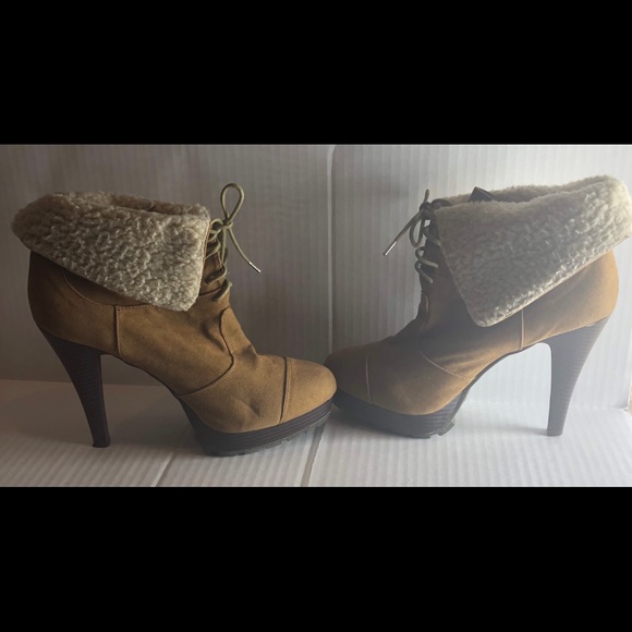 BAMBOO Shoes - Women’s Bamboo high/low  heeled boots sz 10